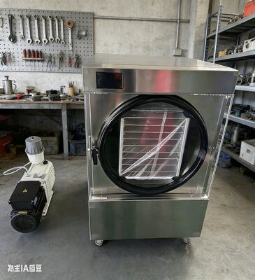 Faça com que as crianças adorem lanches saudáveis! O secador de congelamento doméstico compacto é perfeito para secar frutas, legumes e refeições sem conservantes artificiais adicionados